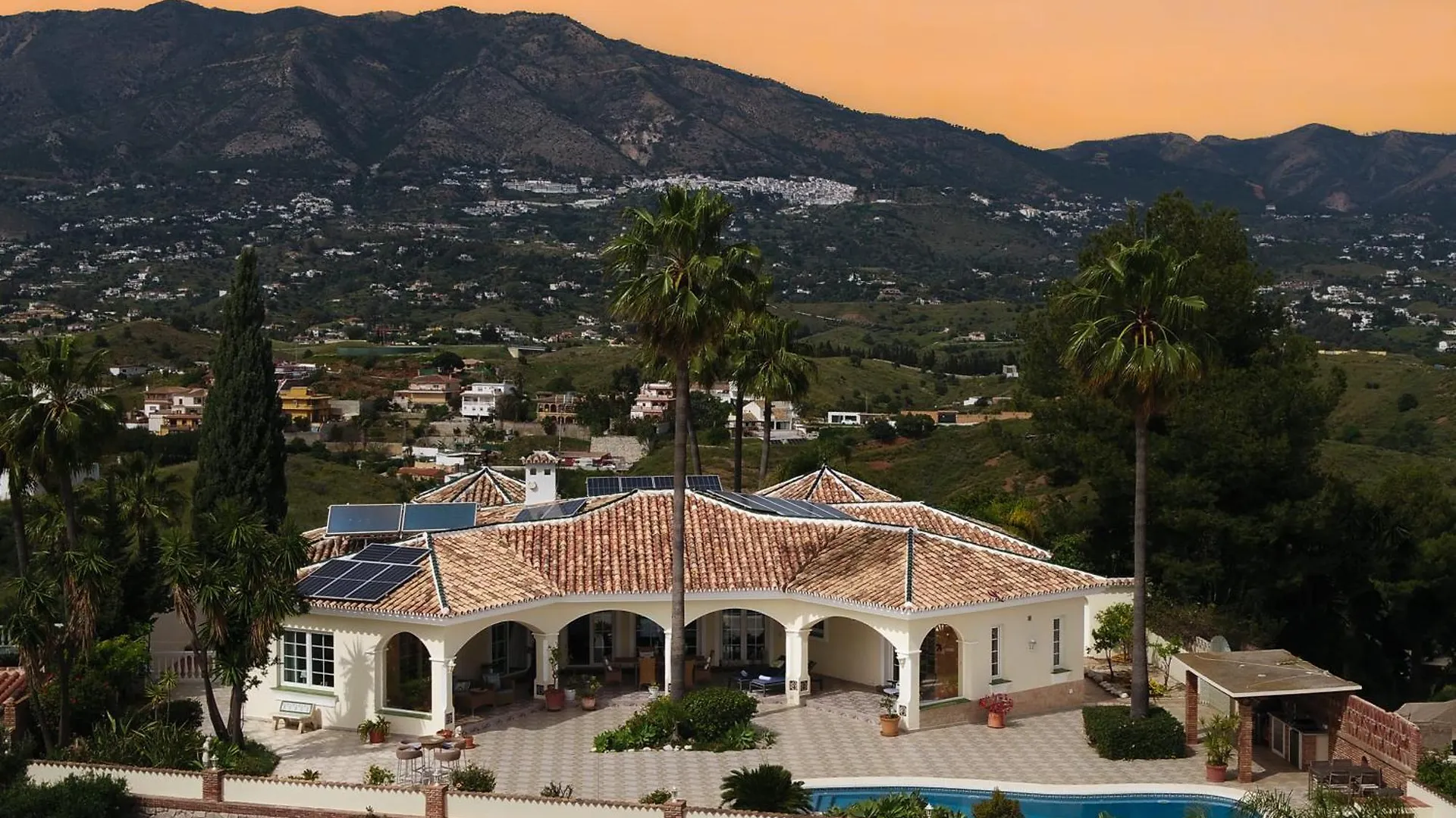 Luxury Villa Overlooking Fuengirola - Ref 86 Santa Fe de los Boliches 西班牙