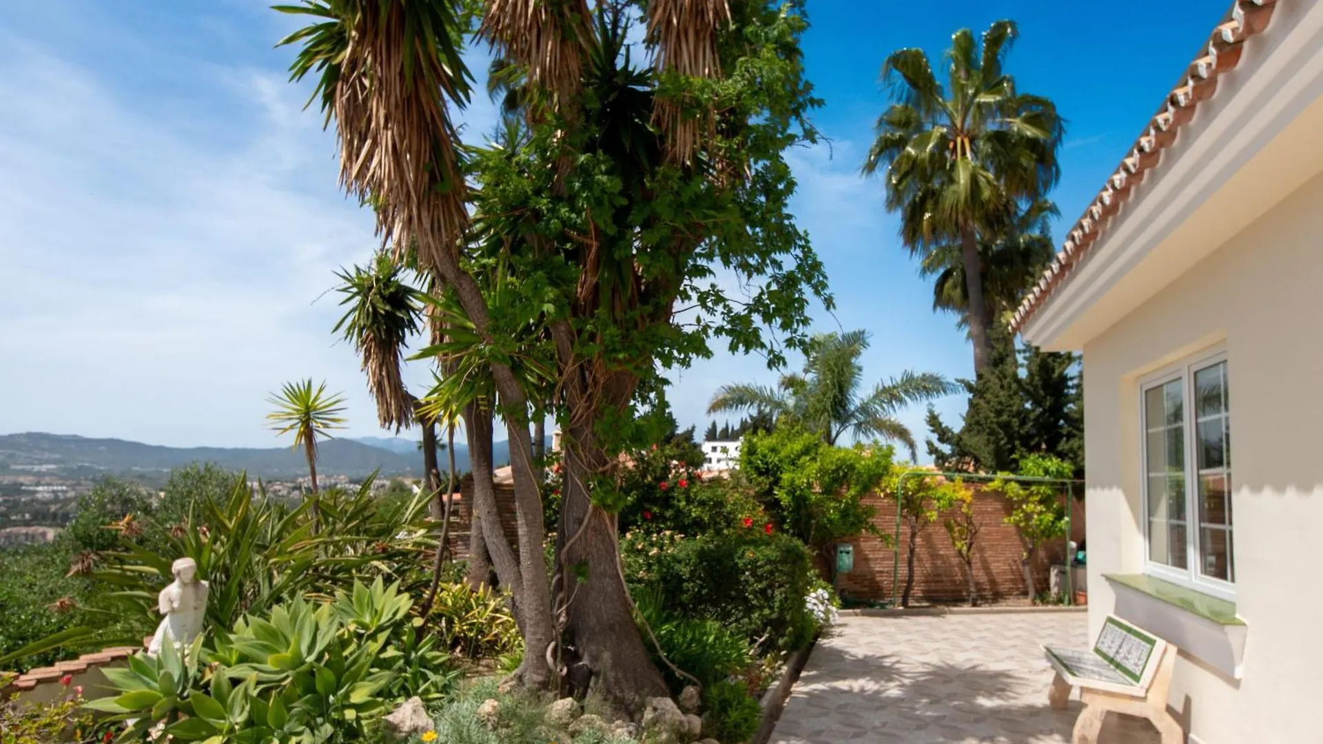 Luxury Villa Overlooking Fuengirola - Ref 86 Santa Fe de los Boliches