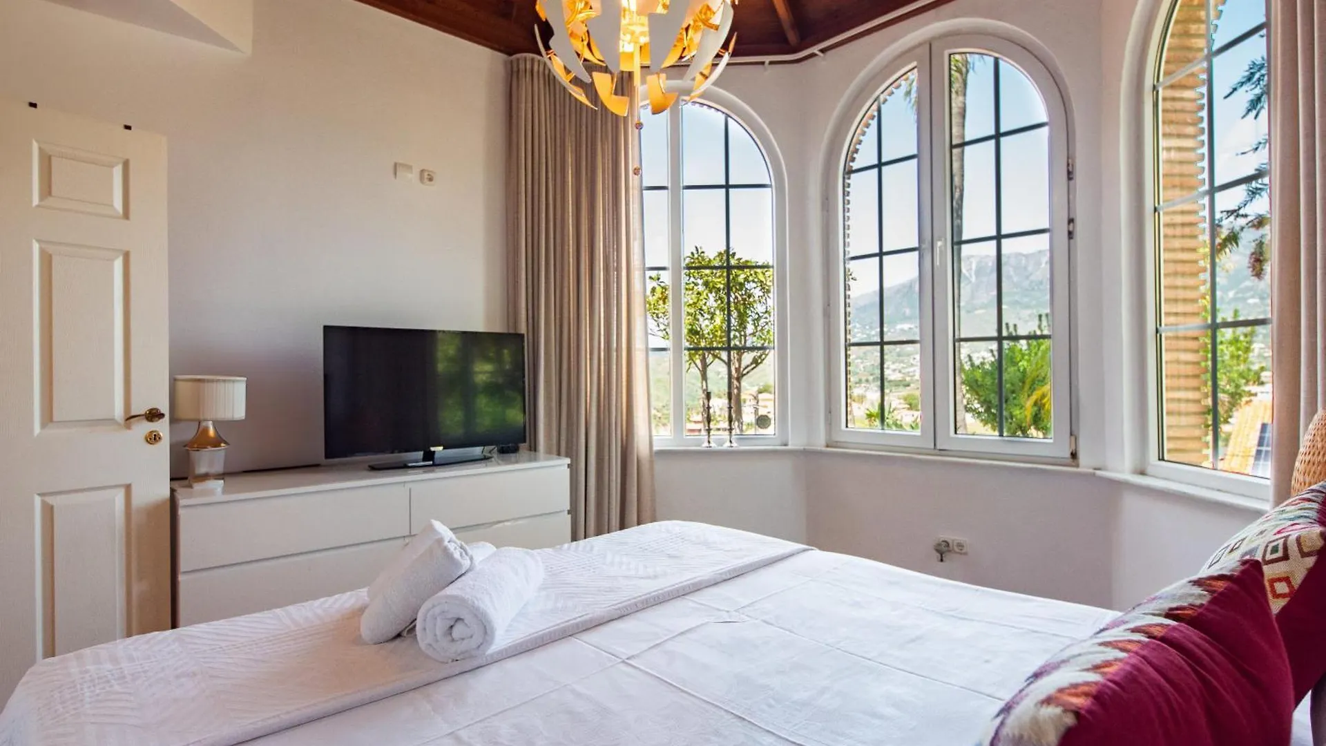 Luxury Villa Overlooking Fuengirola - Ref 86 Santa Fe de los Boliches Spanyolország